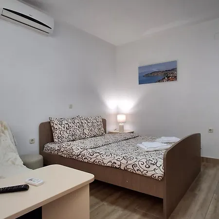 Tomic Apartment *